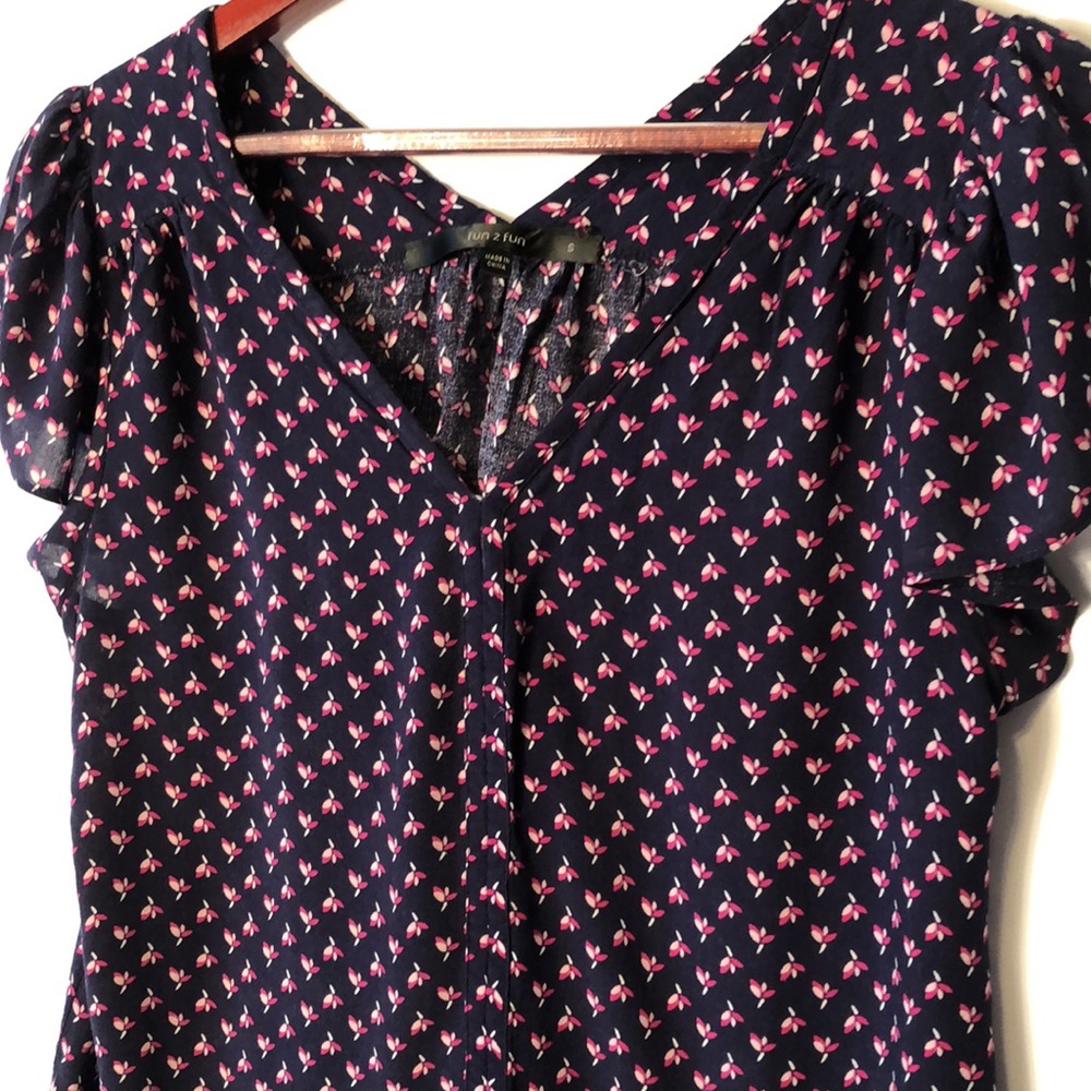 Fun 2 Fun cap sleeve top sz S - Picture 2 of 5